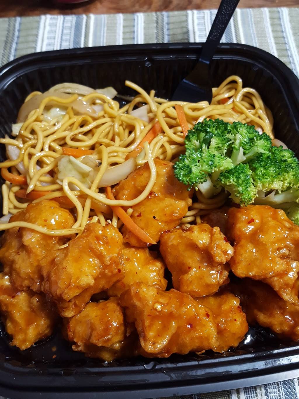 Chefs Bento | restaurant | 840 Allens Ave, Providence, RI 02905, USA | 4017818887 OR +1 401-781-8887