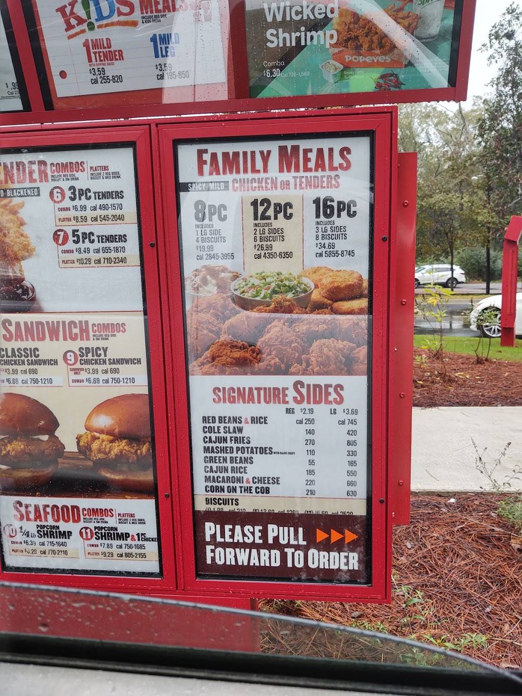 Popeyes Louisiana Kitchen | restaurant | 1222 Bells Hwy, Walterboro, SC 29488, USA | 8435382150 OR +1 843-538-2150