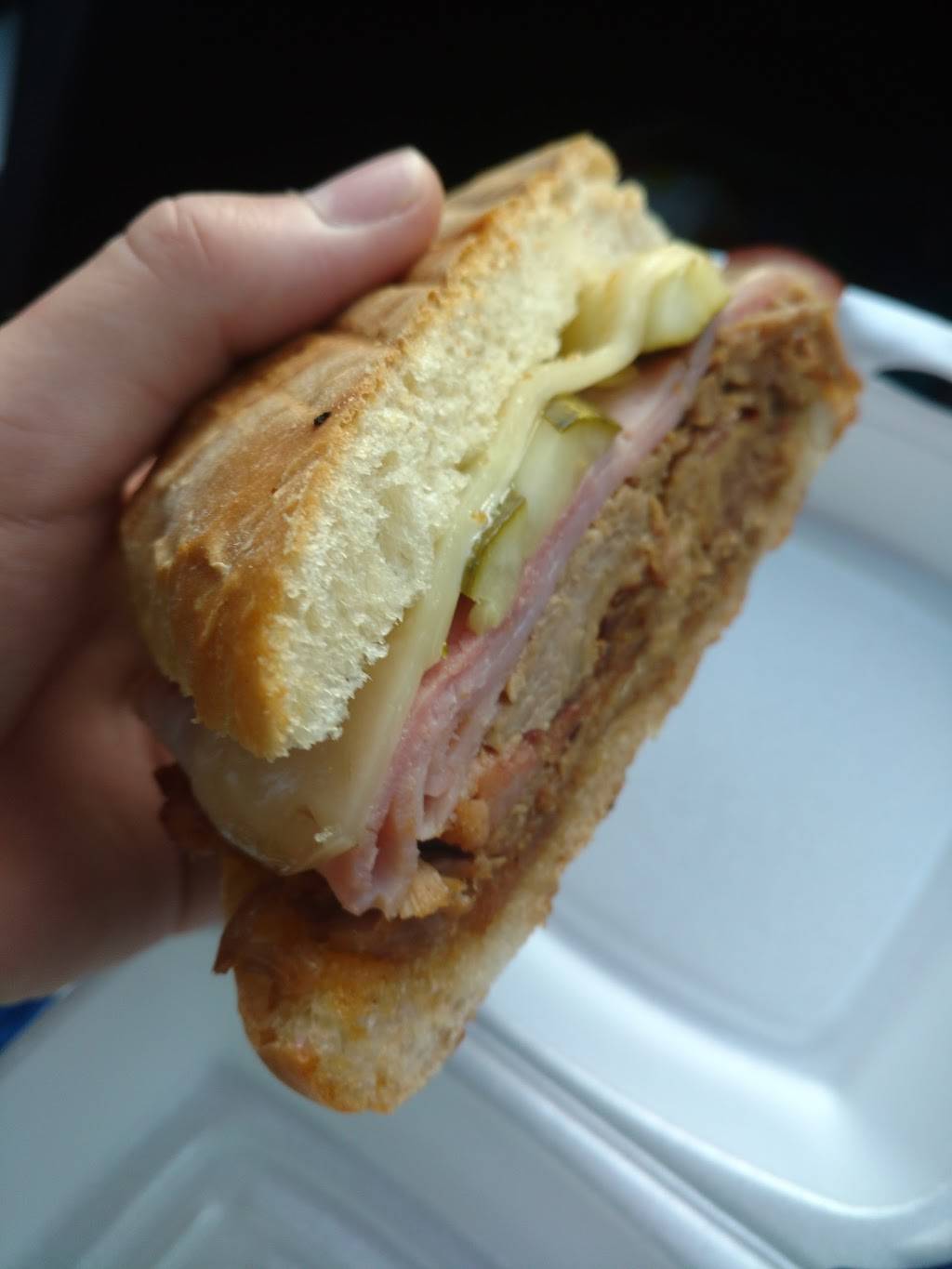 Big Guys BBQ Roadhouse | restaurant | 1237 WI-35, Hudson, WI 54016, USA | 7155496255 OR +1 715-549-6255