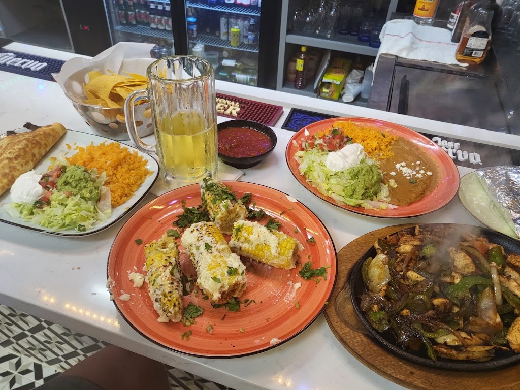 Salsas Cocina Marietta Square | restaurant | 8299 W Beaver St Suite 4, Jacksonville, FL 32220, USA | 9043129685 OR +1 904-312-9685