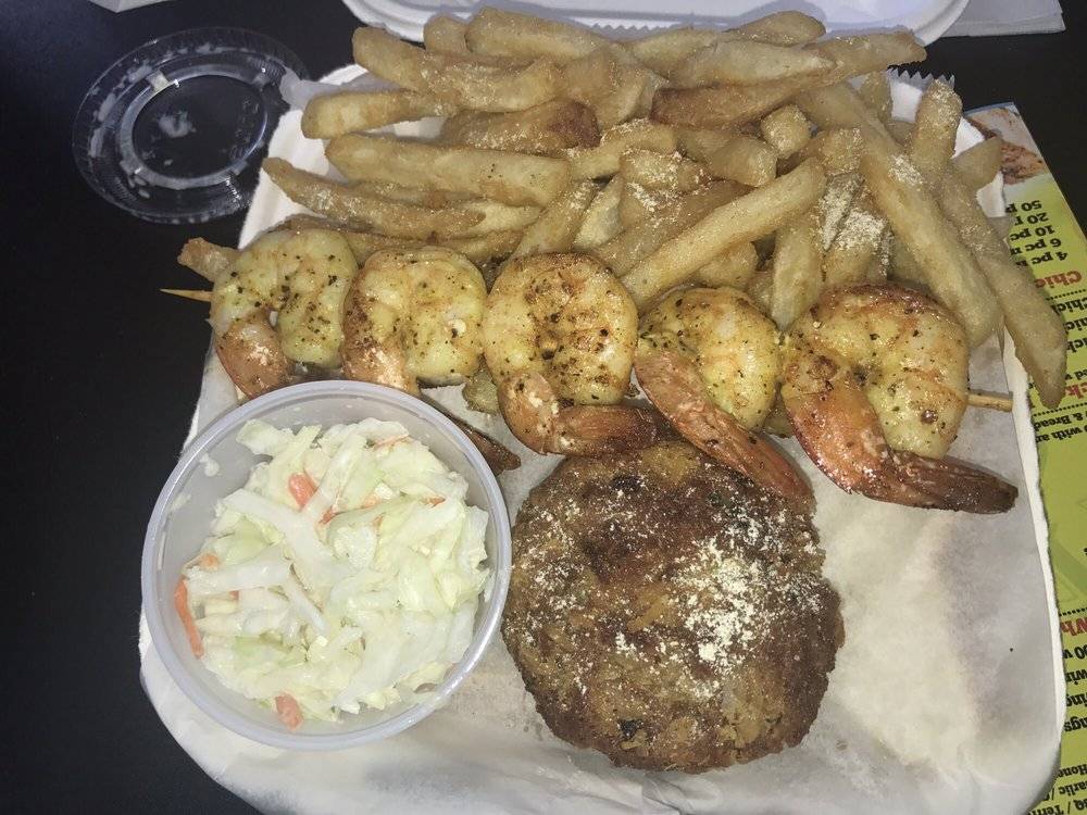 Sharks Fish and Chicken | restaurant | 1535 Hackberry Ln, Tuscaloosa, AL 35401, USA | 2053494499 OR +1 205-349-4499