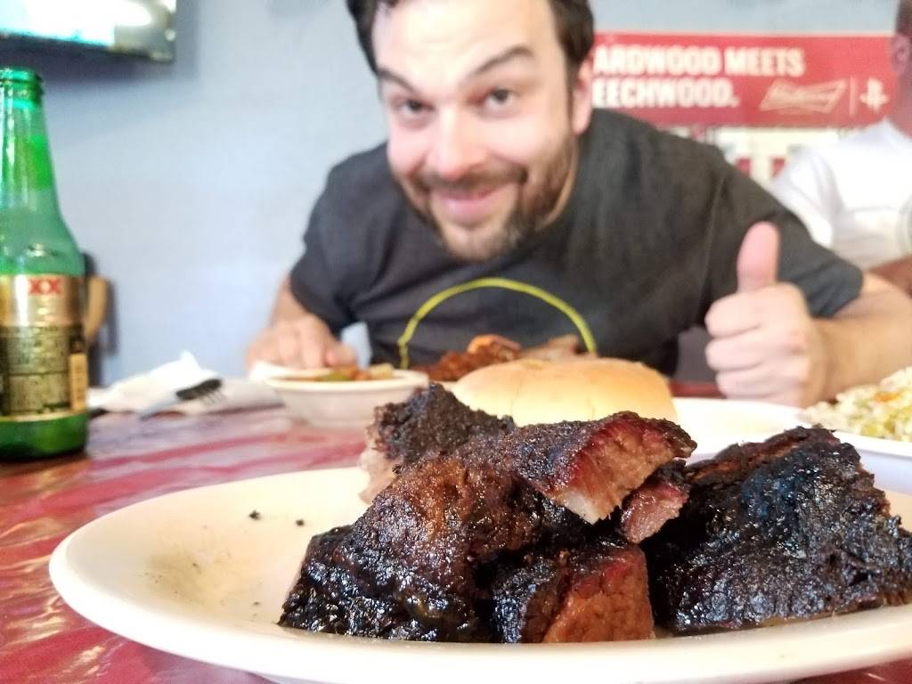 Leons World Finest Bar-B-Que | restaurant | 5427 Broadway Avenue J, Galveston, TX 77551, USA | 4097440070 OR +1 409-744-0070