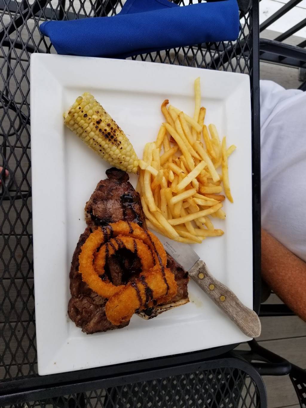 Burlews Seafood and Steak | restaurant | 59 W Front St, Keyport, NJ 07735, USA | 7324970500 OR +1 732-497-0500