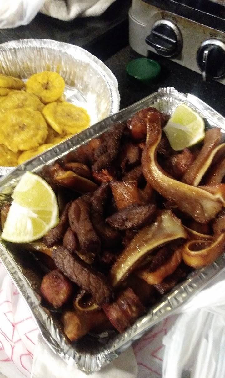 Los Compadres De Central Falls | restaurant | 345 Barton St, Pawtucket, RI 02860, USA | 4012882033 OR +1 401-288-2033