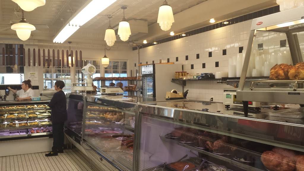 Famous 4th Street Delicatessen | restaurant | 700 S 4th St, Philadelphia, PA 19147, USA | 2159223274 OR +1 215-922-3274