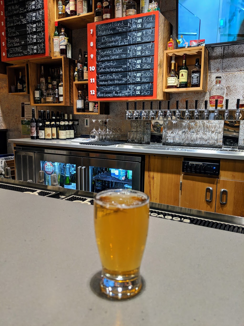 Red Star Bar | restaurant | 1 N Halsted St, Chicago, IL 60661, USA | 3122078400 OR +1 312-207-8400