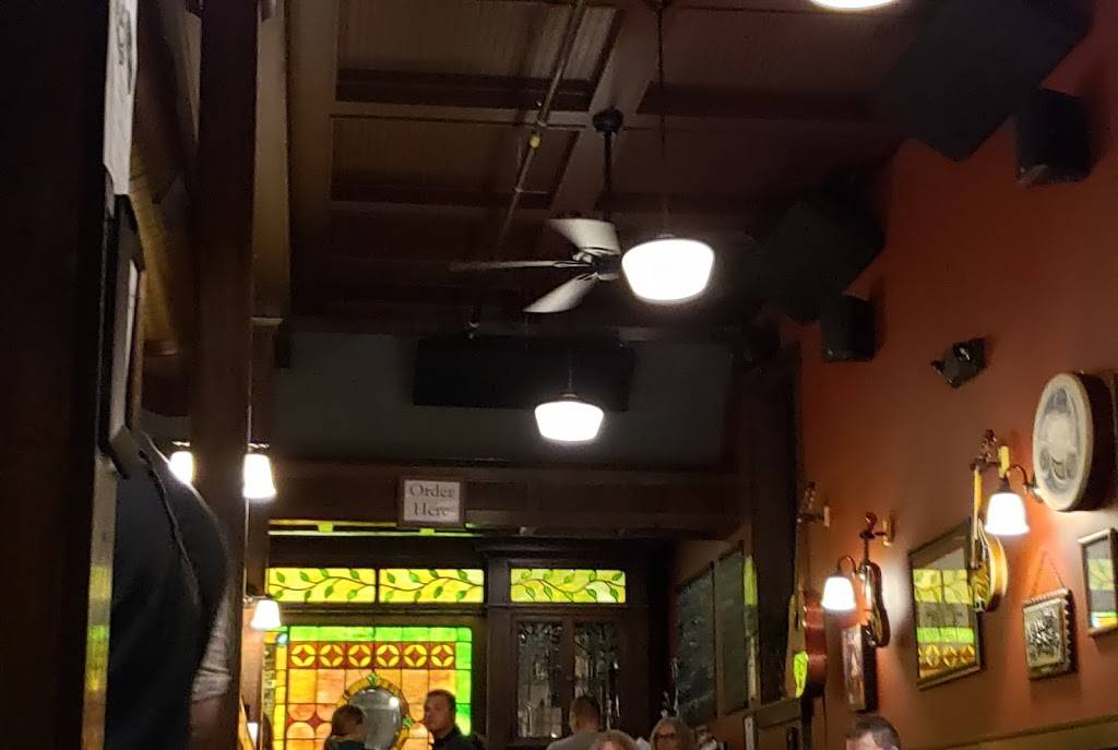 McGuinness Irish Pub | restaurant | 201 S Walnut St, Appleton, WI 54911, USA | 9208307616 OR +1 920-830-7616