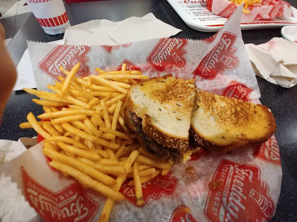 Freddys Frozen Custard & Steakburgers | restaurant | 1111 Dairy Ashford Rd, Houston, TX 77079, USA | 2819209040 OR +1 281-920-9040