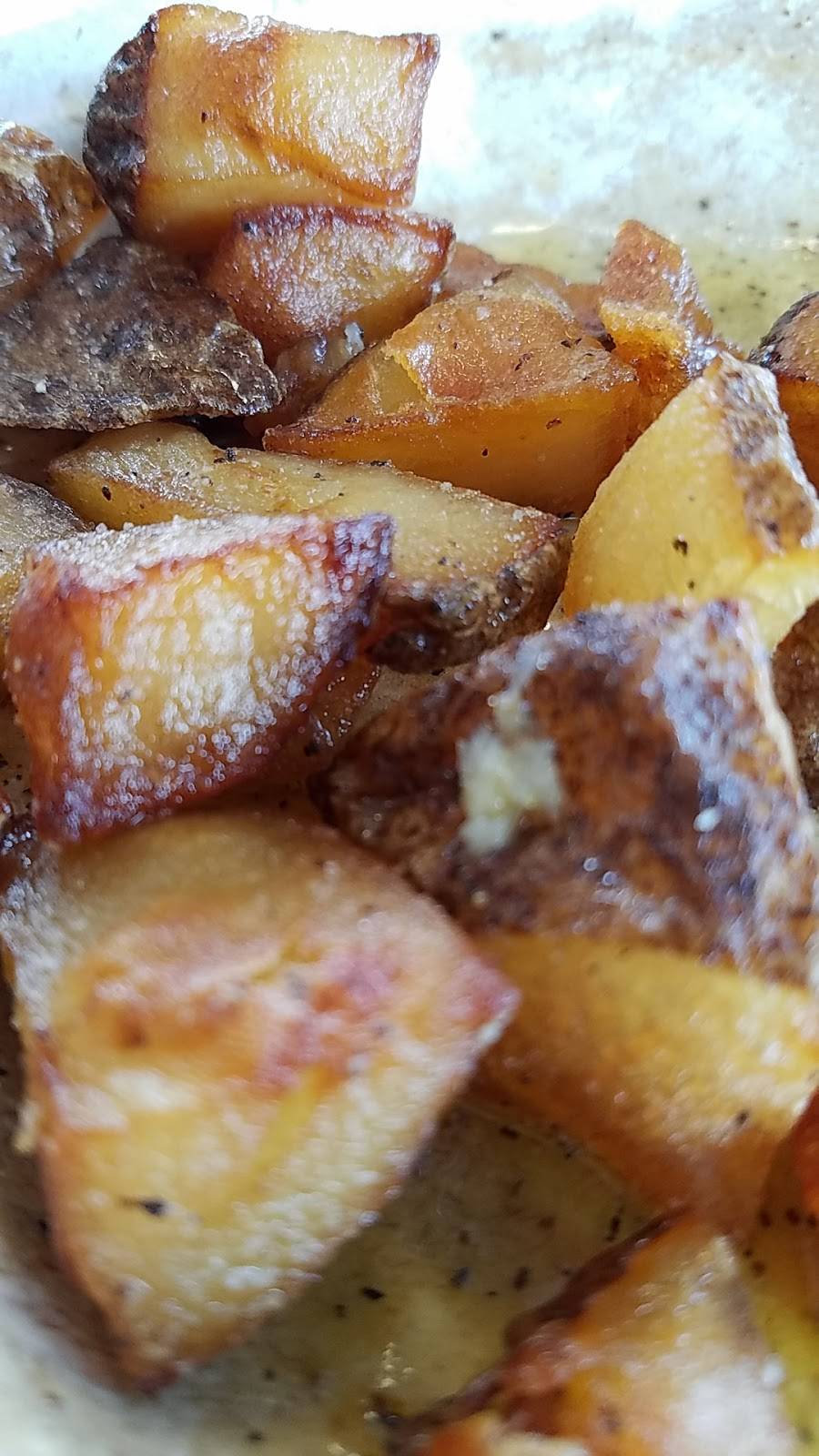 Chicken Shack Warren Schoenherr | meal takeaway | 26851 Schoenherr Rd, Warren, MI 48089, USA | 5867550180 OR +1 586-755-0180