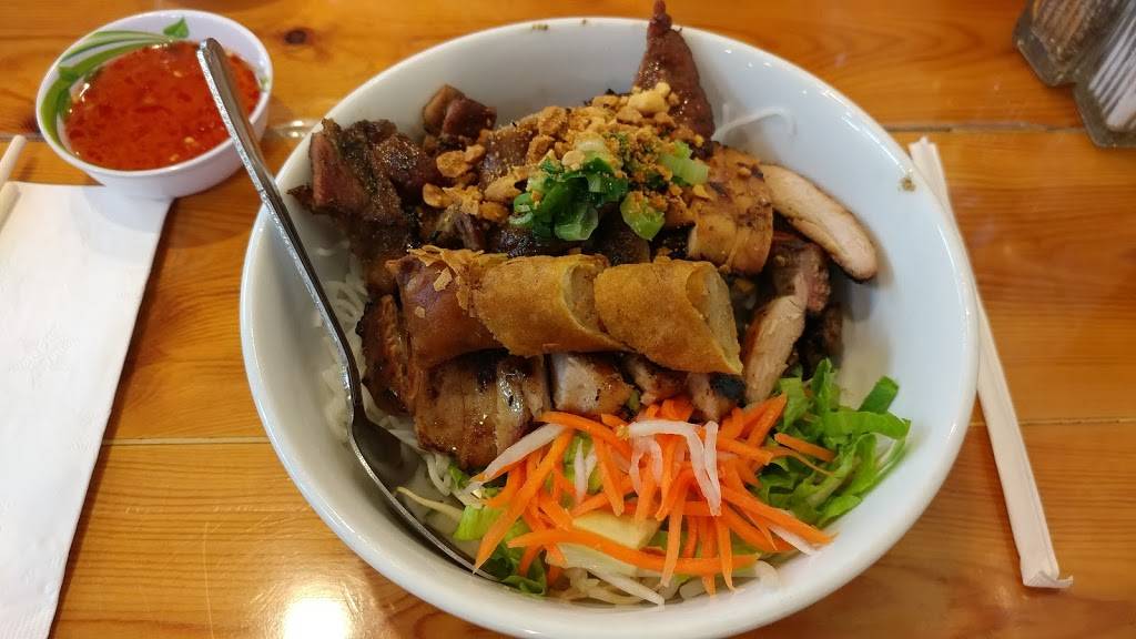 Pho Dalat | restaurant | 836 Eden Way N, Chesapeake, VA 23320, USA | 7572339995 OR +1 757-233-9995
