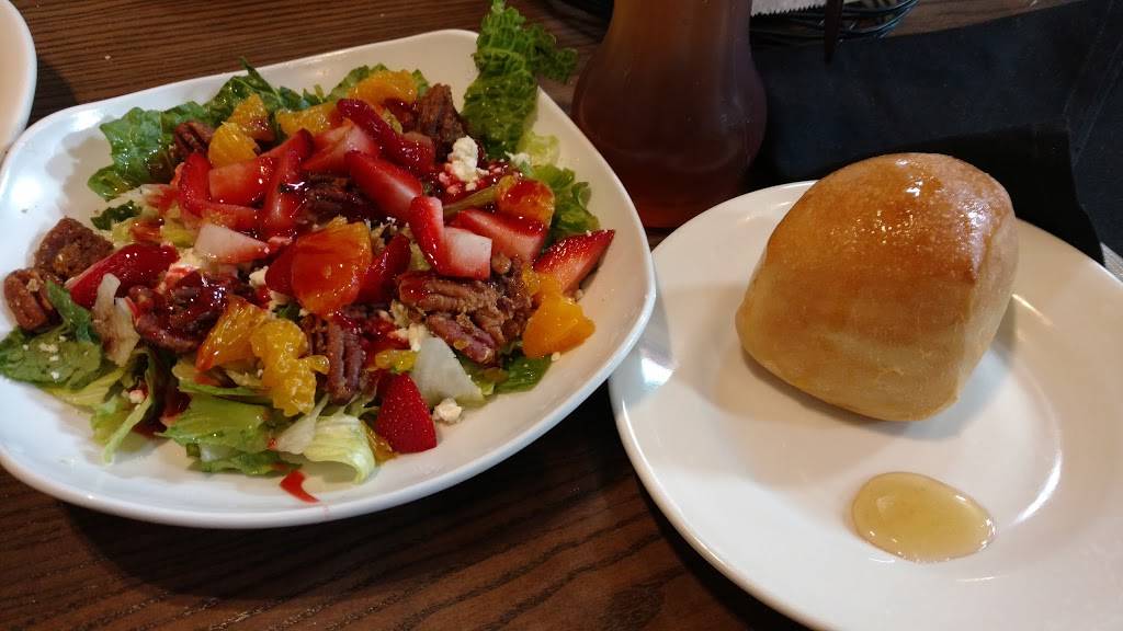 Coltons Steak House & Grill | restaurant | 5 Eastport Plaza Dr, Collinsville, IL 62234, USA | 6182238977 OR +1 618-223-8977