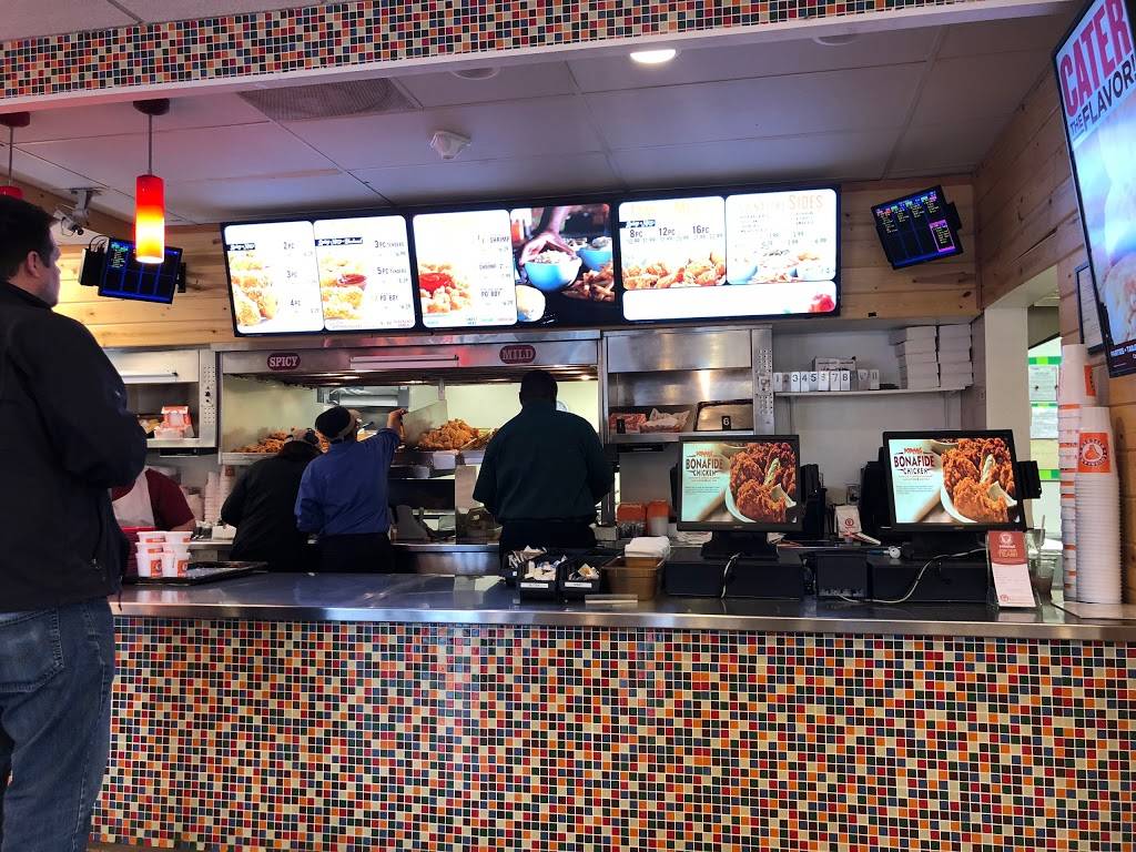Popeyes Louisiana Kitchen | restaurant | 6821 Johnson Dr, Mission, KS 66202, USA | 9132621661 OR +1 913-262-1661