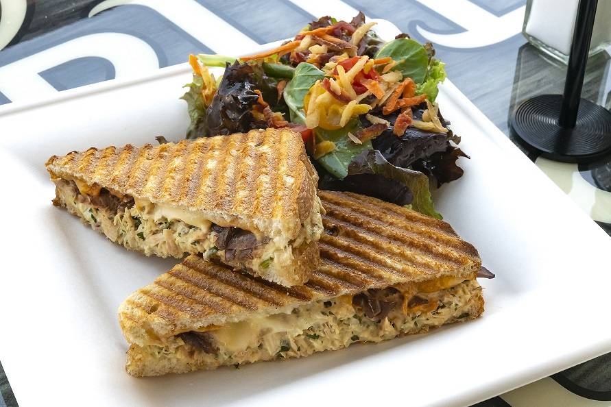 Grub House | restaurant | 4143 Lankershim Blvd, North Hollywood, CA 91602, USA | 8189803000 OR +1 818-980-3000