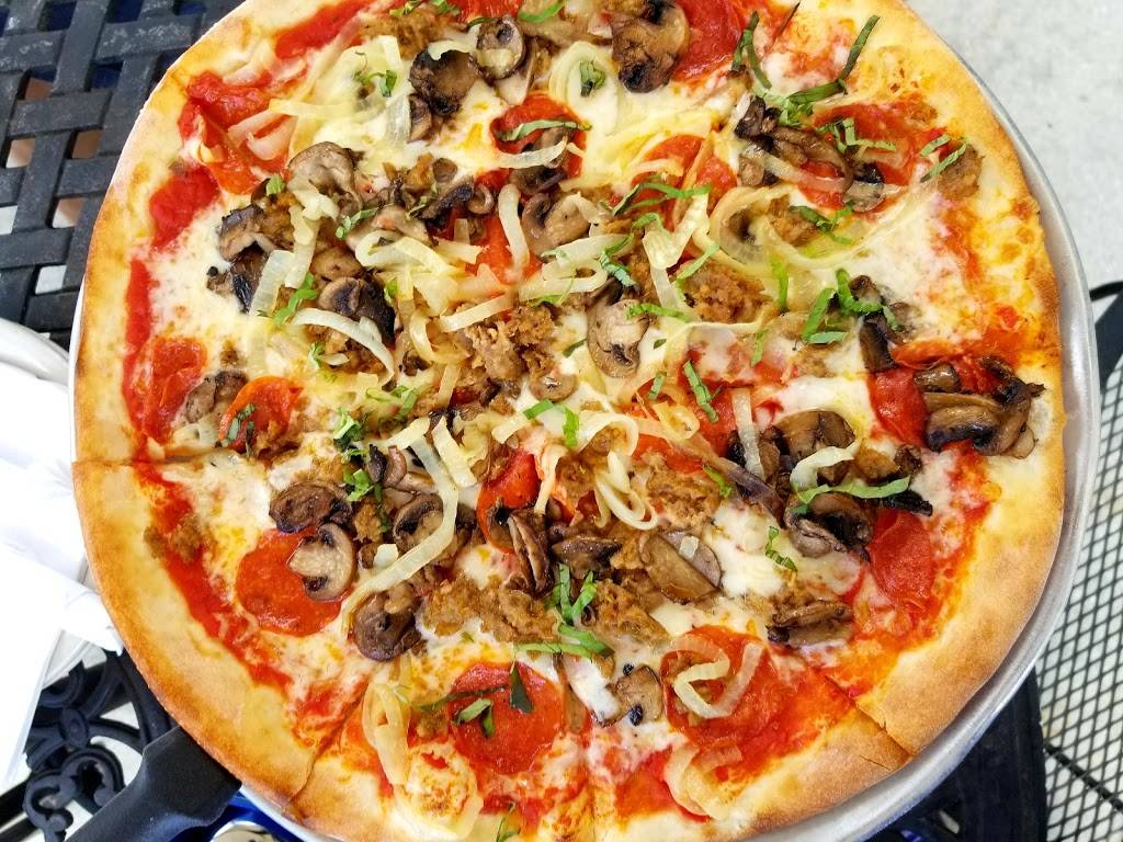 Tony Saccos Coal Oven Pizza - Estero, FL | restaurant | 8001 Plaza del Lago Dr, Estero, FL 33928, USA | 2399486697 OR +1 239-948-6697