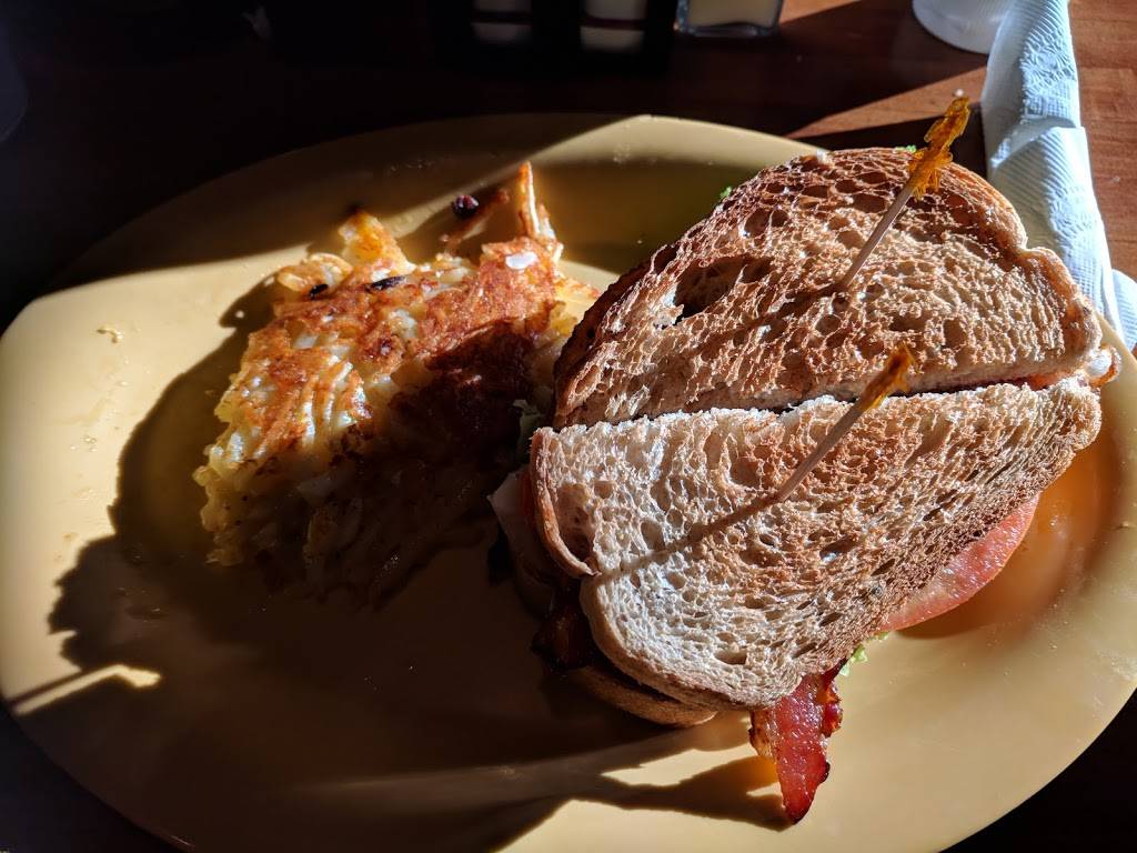 Hillbillys Cabin Restaurant | restaurant | 308 McCrary Dr, Morristown, TN 37814, USA | 4235872343 OR +1 423-587-2343