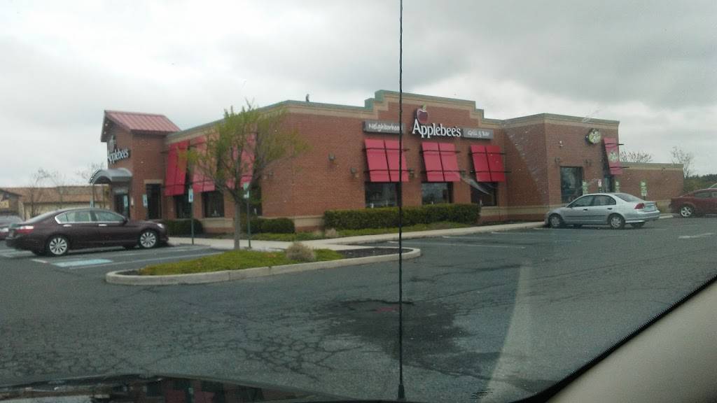 Applebees Grill + Bar | restaurant | 8999 Ocean Gateway, Easton, MD 21601, USA | 4107709883 OR +1 410-770-9883
