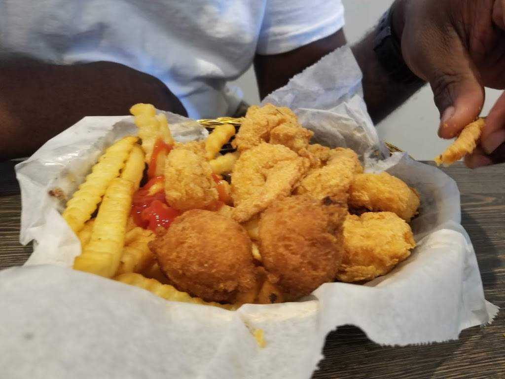 LuLus Waterfront Grille | restaurant | 301 Roscoe Blvd N, Ponte Vedra Beach, FL 32082, USA | 9042850139 OR +1 904-285-0139