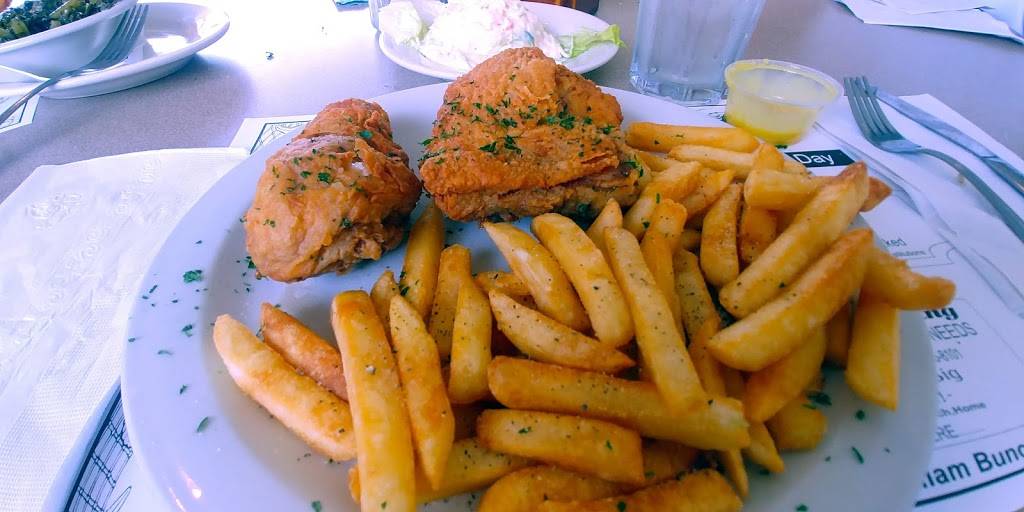 Oysters of Crystal River | restaurant | 606 US-19, Crystal River, FL 34429, USA | 3527952633 OR +1 352-795-2633