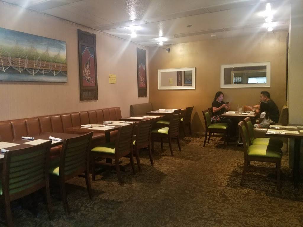 Turmeric Thai Kitchen | restaurant | 6435 Caminito Blythefield Ste. G, La Jolla, CA 92037, USA | 8588867985 OR +1 858-886-7985