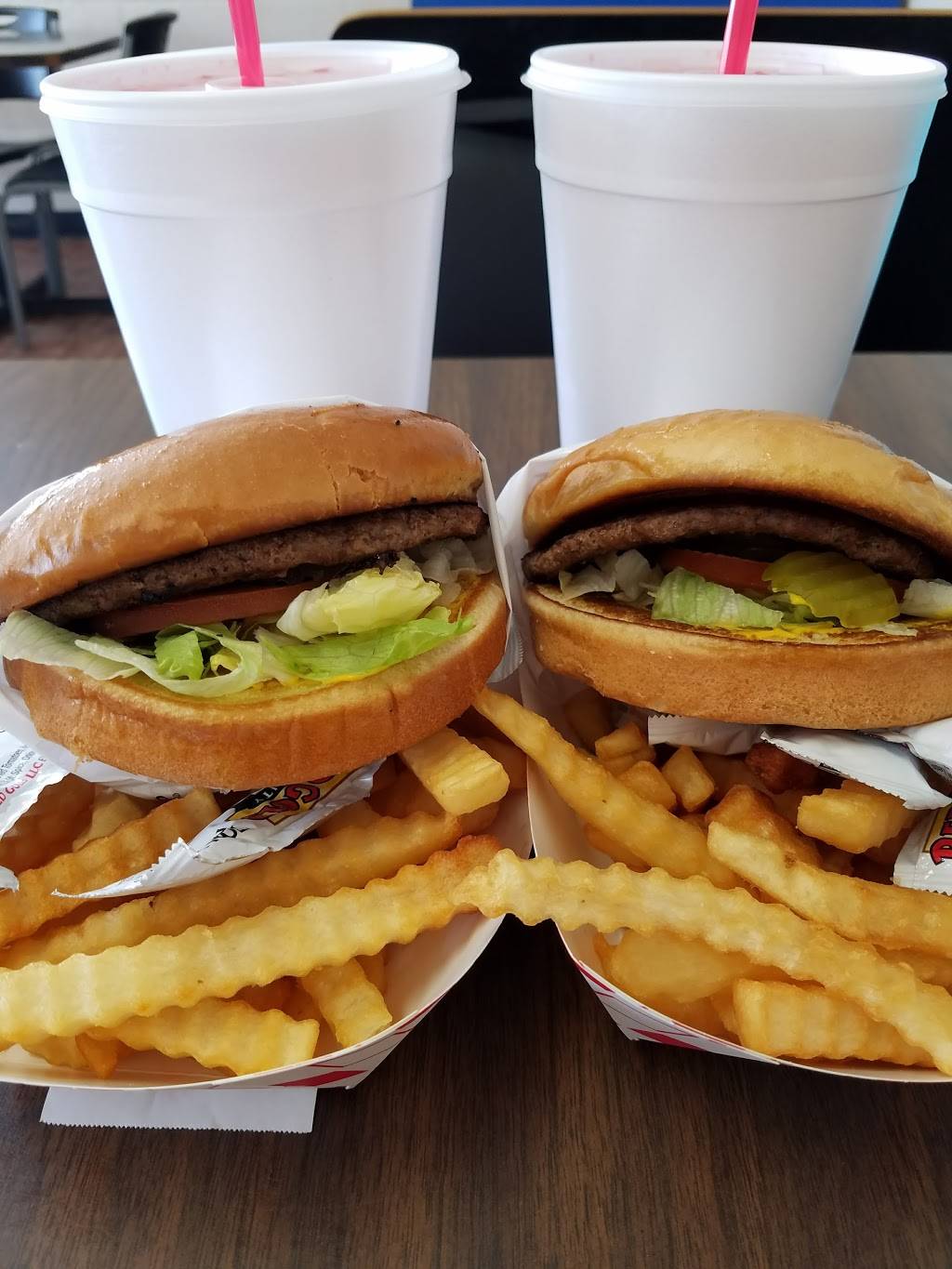 Gyros Drive Inn | restaurant | 444 W Mitchell St, San Antonio, TX 78204, USA | 2105348381 OR +1 210-534-8381