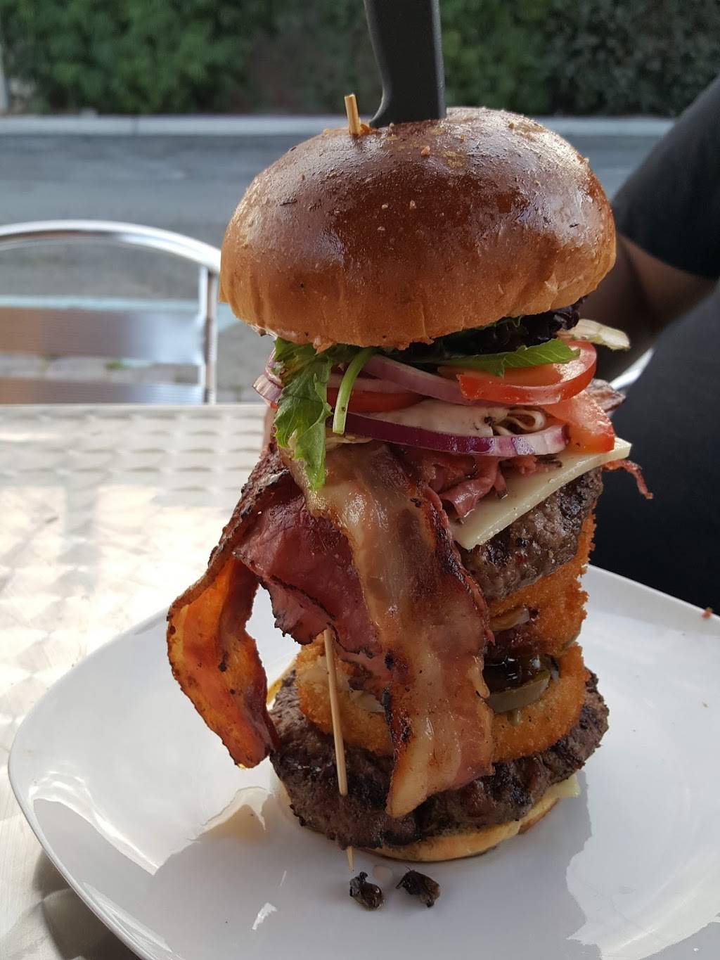 Gburger La Habra | restaurant | 421 E La Habra Blvd, La Habra, CA 90631, USA | 5622457208 OR +1 562-245-7208