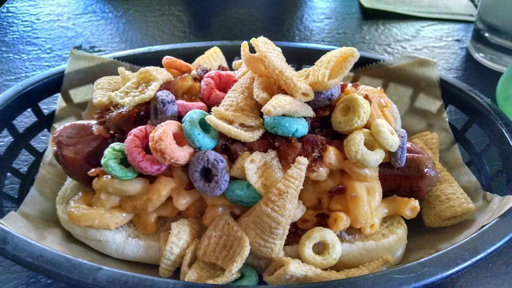 Happy Dog | restaurant | 5801 Detroit Ave, Cleveland, OH 44102, USA | 2166519474 OR +1 216-651-9474