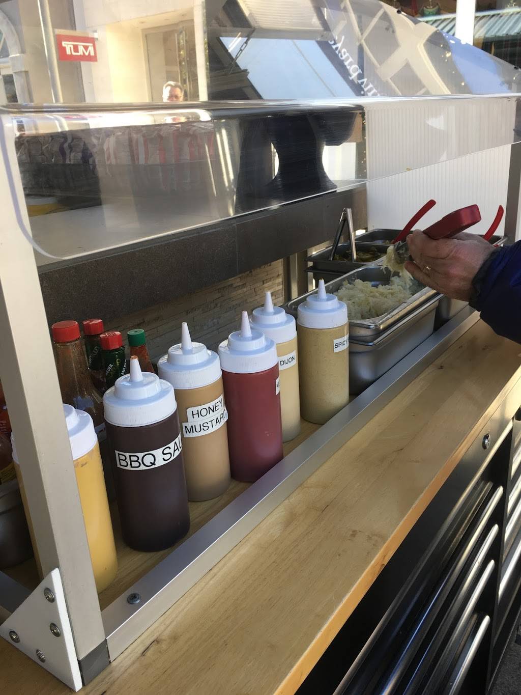 Stangs Hot Dogs & Sausages | restaurant | 1618 Redwood Hwy, Corte Madera, CA 94925, USA | 4152505613 OR +1 415-250-5613