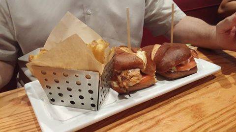 Chilis Grill & Bar | meal takeaway | 9615 Deereco Rd, Timonium, MD 21093, USA | 4103088740 OR +1 410-308-8740