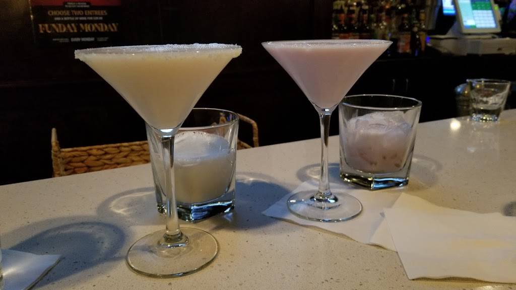 Martinis Bar & Grill | restaurant | 50 Court St, Plymouth, MA 02360, USA | 7747739782 OR +1 774-773-9782