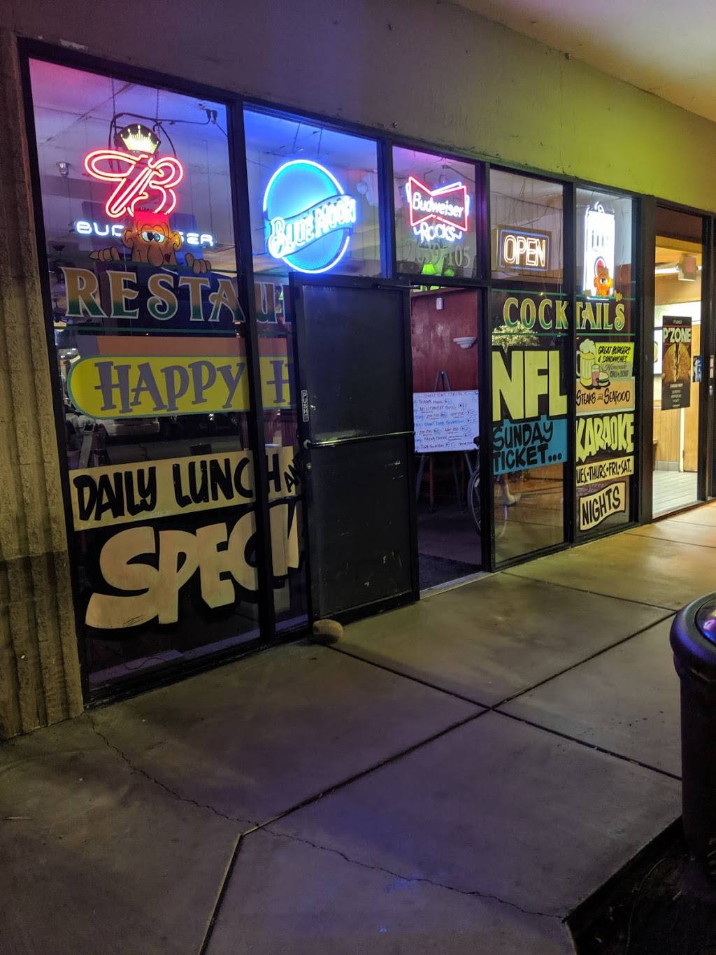 Simpletons Restaurant and Bar | night club | 2639 E Broadway Rd c105, Mesa, AZ 85204, USA | 4808908800 OR +1 480-890-8800