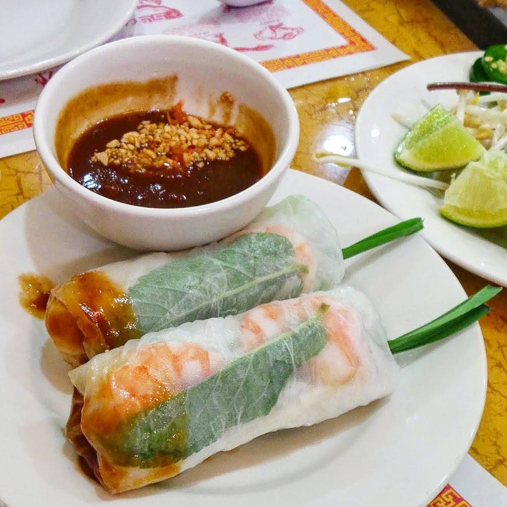 Pho Xe Lua Viet Thai Restaurant | restaurant | 907 Race St, Philadelphia, PA 19107, USA | 2156278883 OR +1 215-627-8883