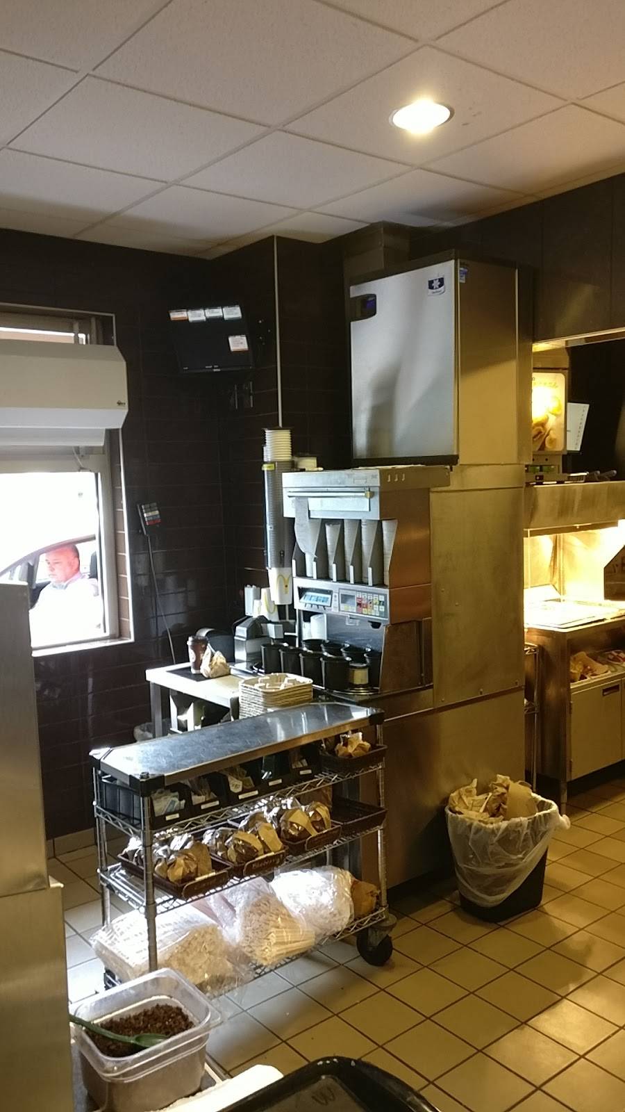 McDonalds | cafe | 3340 Fallowfield Rd, Nepean, ON K2J 5L1, Canada | 6138438898 OR +1 613-843-8898