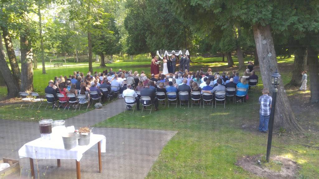 Cedar Beach Inn | restaurant | 231 Cedar Beach Rd, Belgium, WI 53004, USA | 2622853389 OR +1 262-285-3389