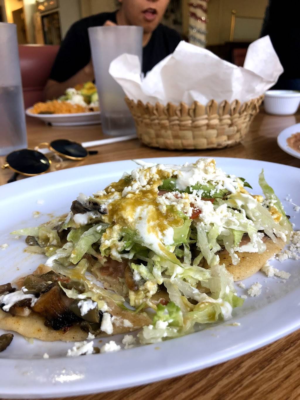 El Jacal Mexican Restaurant | restaurant | 2822 N 32nd St, Phoenix, AZ 85008, USA | 6023689051 OR +1 602-368-9051