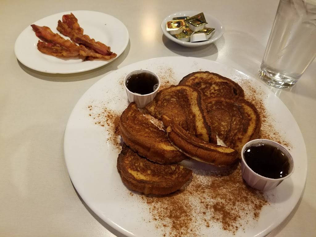 The Village Grill | restaurant | 1243 N Commerce Rd, Commerce Charter Twp, MI 48382, USA | 2483663290 OR +1 248-366-3290