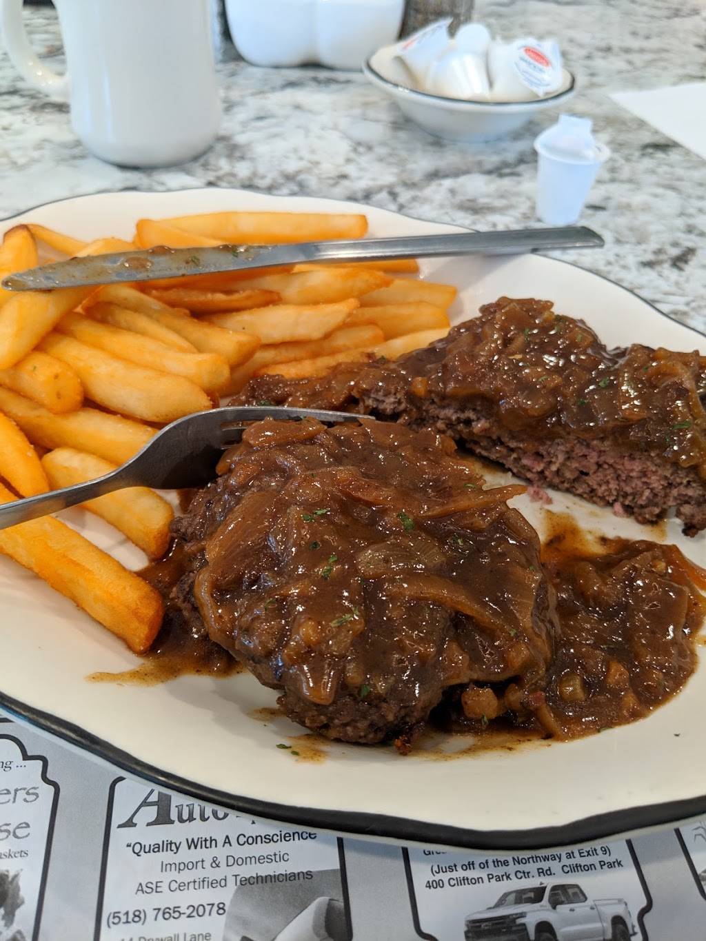 Gracies Kitchen | restaurant | 39 Voorheesville Ave, Voorheesville, NY 12186, USA | 5187650299 OR +1 518-765-0299