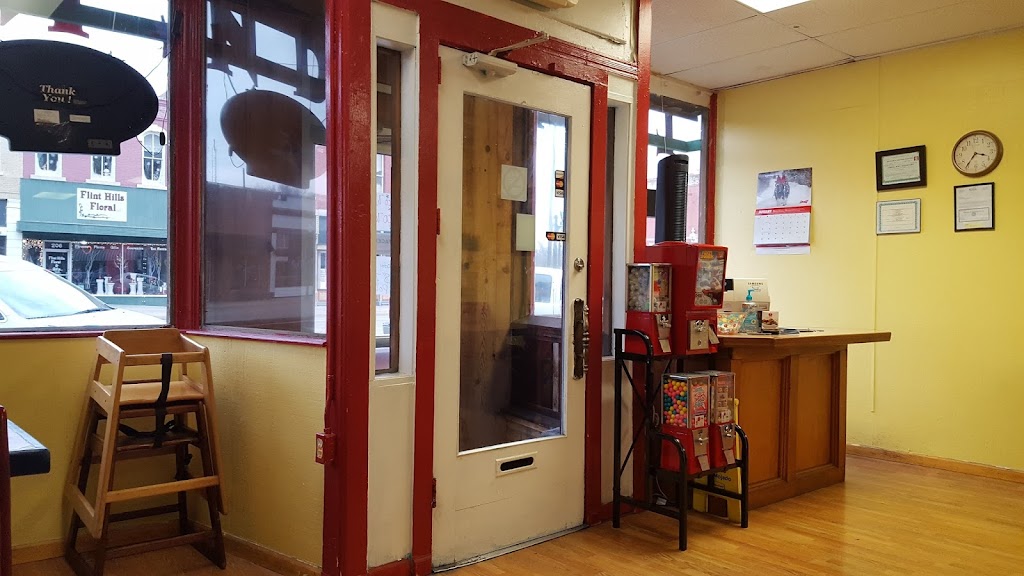 La Hacienda | restaurant | 209 Main St, Council Grove, KS 66846, USA | 6207676405 OR +1 620-767-6405