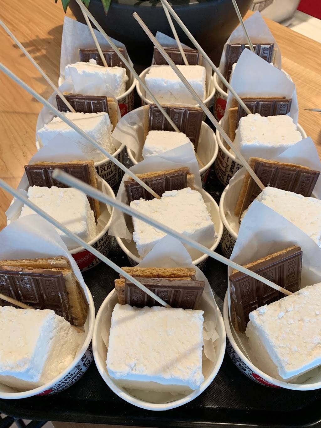 Recess Truck | restaurant | 7782 San Fernando Rd, Sun Valley, CA 91352, USA | 6262099831 OR +1 626-209-9831