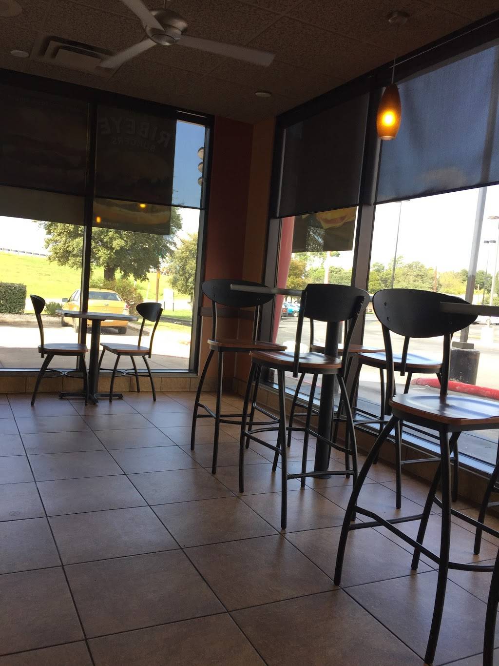 Jack in the Box | restaurant | 523 Fair Ave, San Antonio, TX 78223, USA | 2105333761 OR +1 210-533-3761