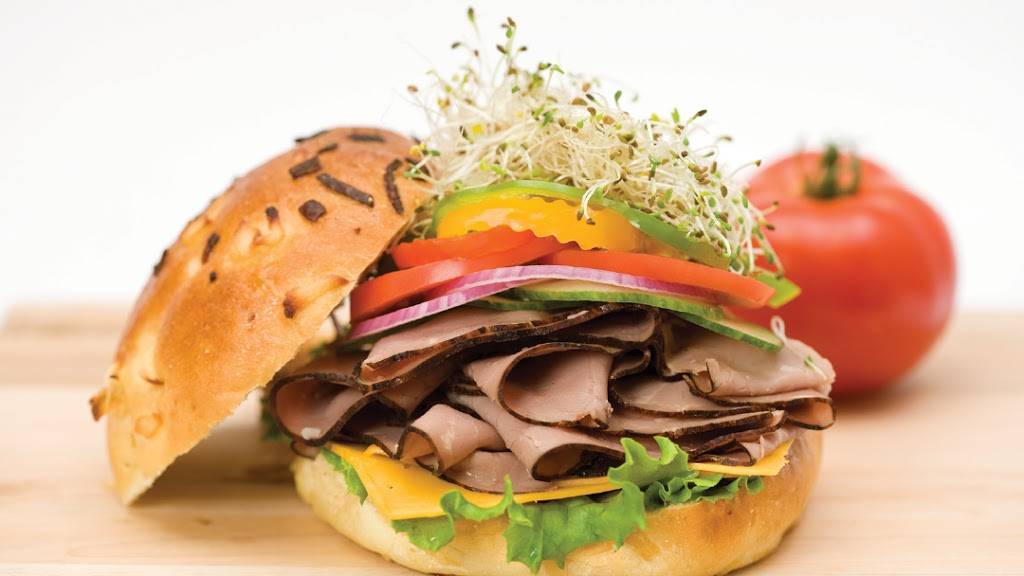 Druxys Famous Deli | restaurant | 1929 Bayview Ave, Toronto, ON M4G 3E8, Canada | 4164862500 OR +1 416-486-2500