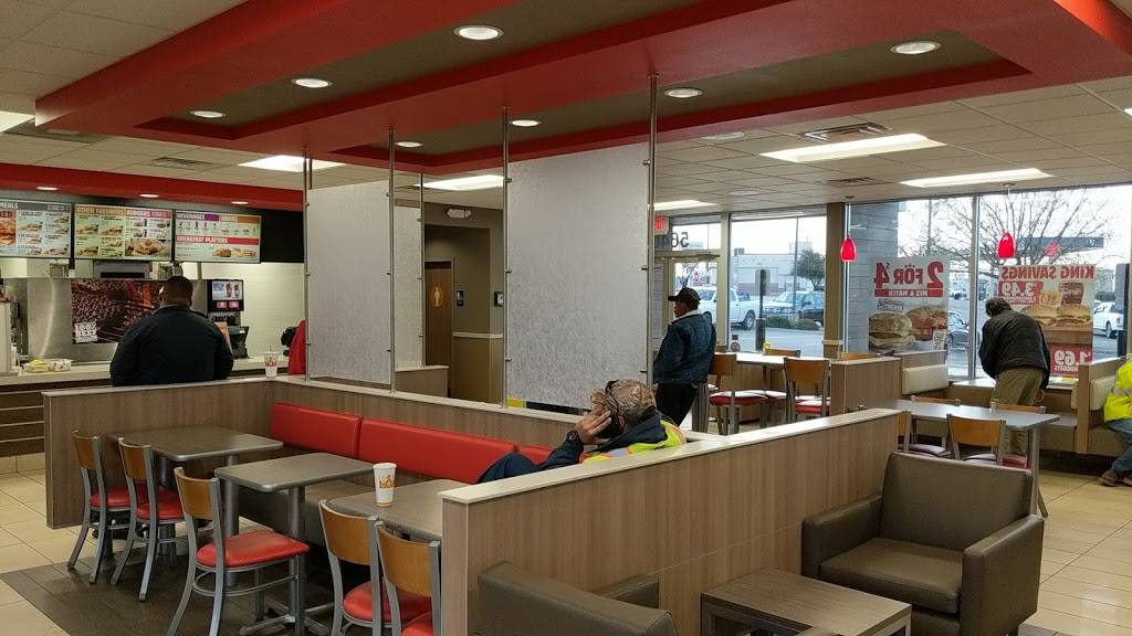 Burger King | restaurant | 5640 Desert Blvd N, El Paso, TX 79912, USA | 9155852995 OR +1 915-585-2995