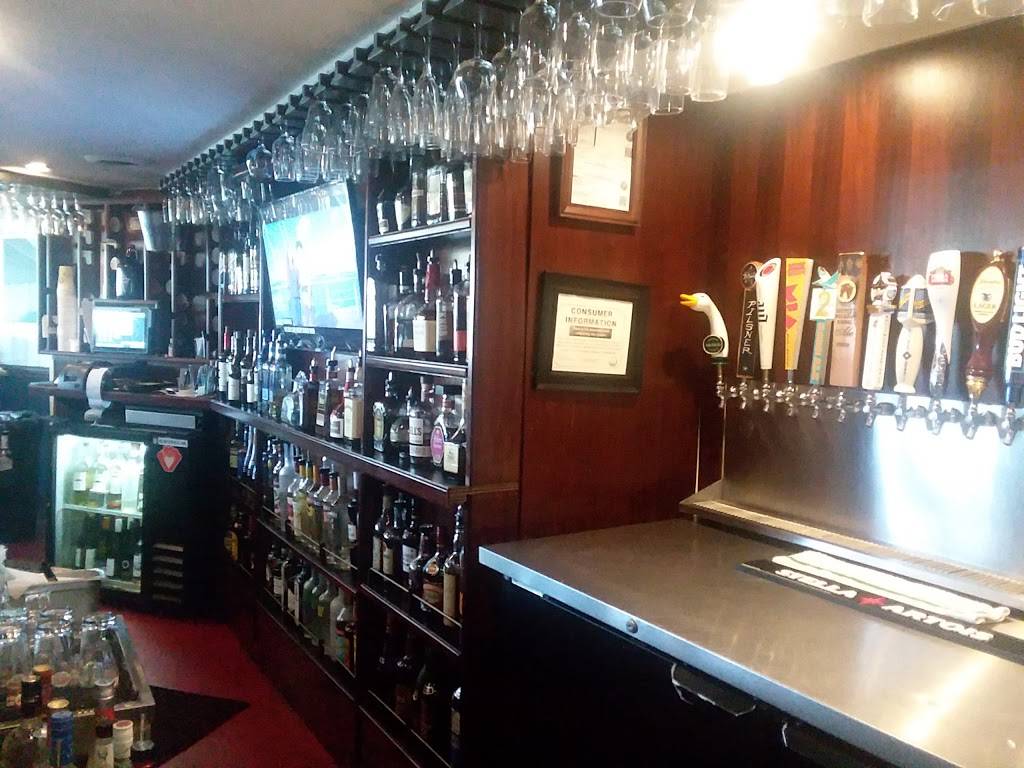 Historic Dockers | restaurant | 318 N Federal Hwy, Dania Beach, FL 33004, USA | 9549255962 OR +1 954-925-5962