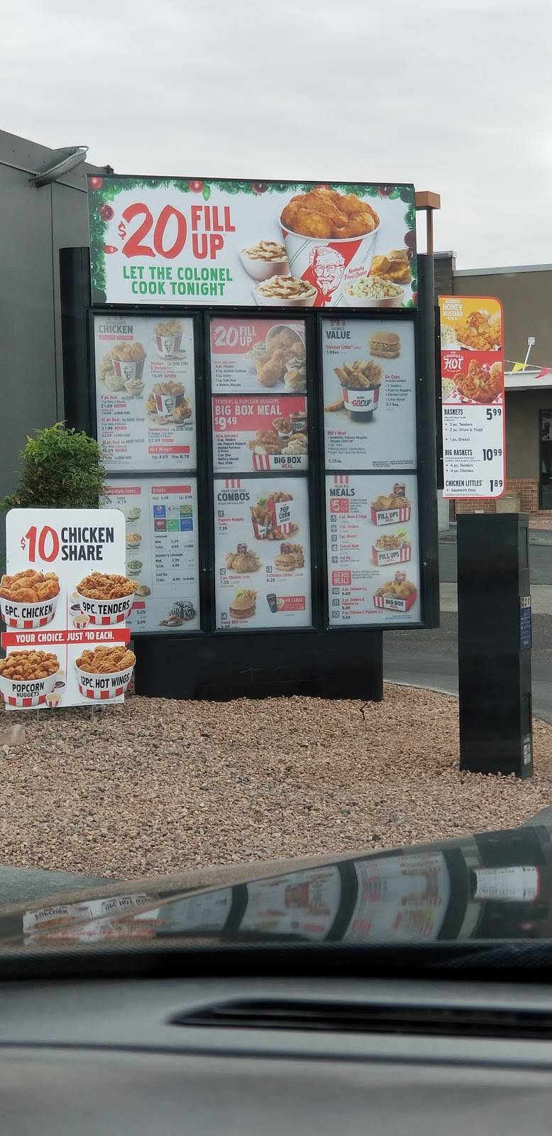 KFC | restaurant | 2970 W Valencia Rd, Tucson, AZ 85746, USA | 5203672765 OR +1 520-367-2765
