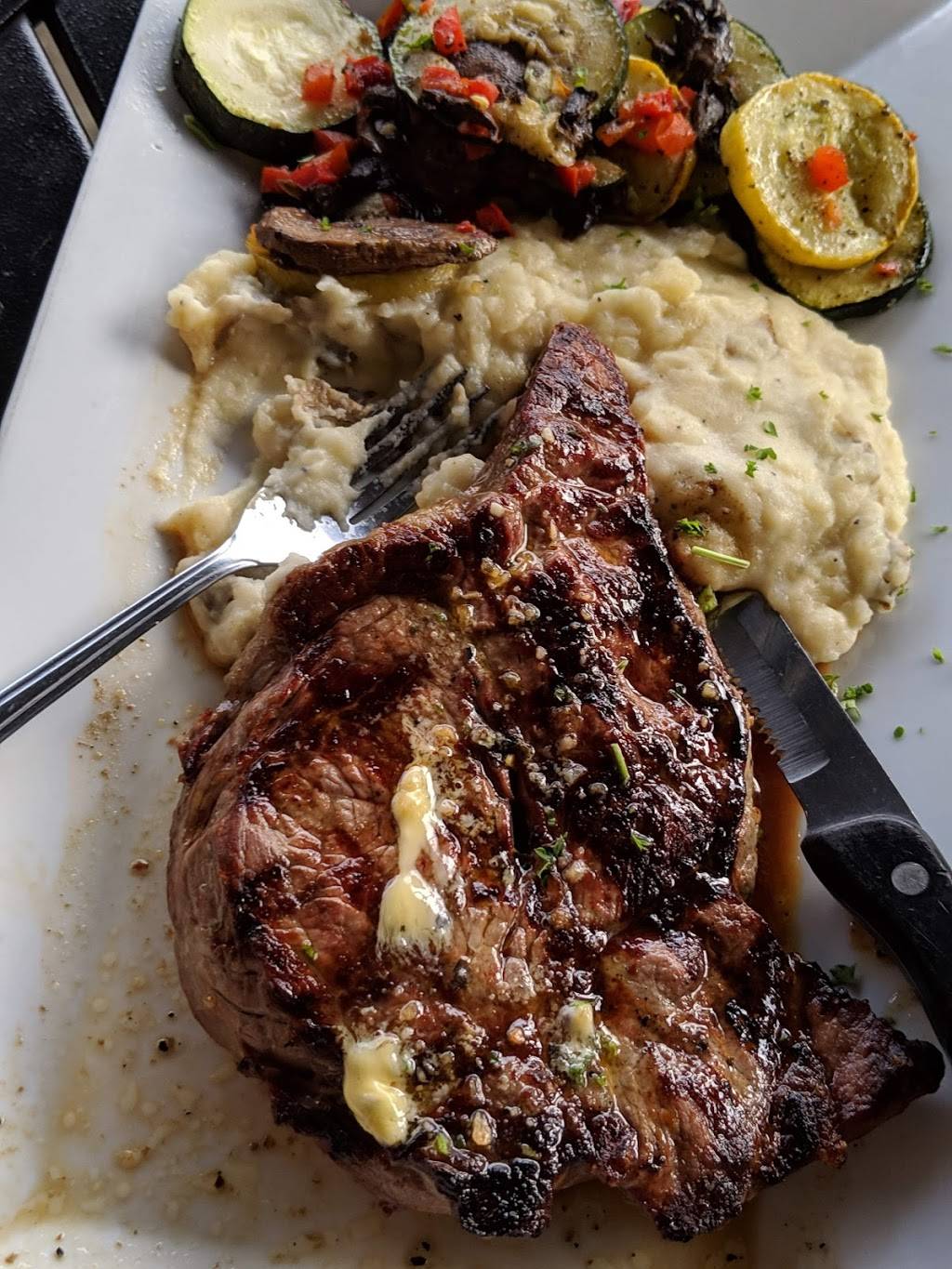 Village Grill | restaurant | 8470 Honeycutt Rd, Raleigh, NC 27615, USA | 9198905340 OR +1 919-890-5340