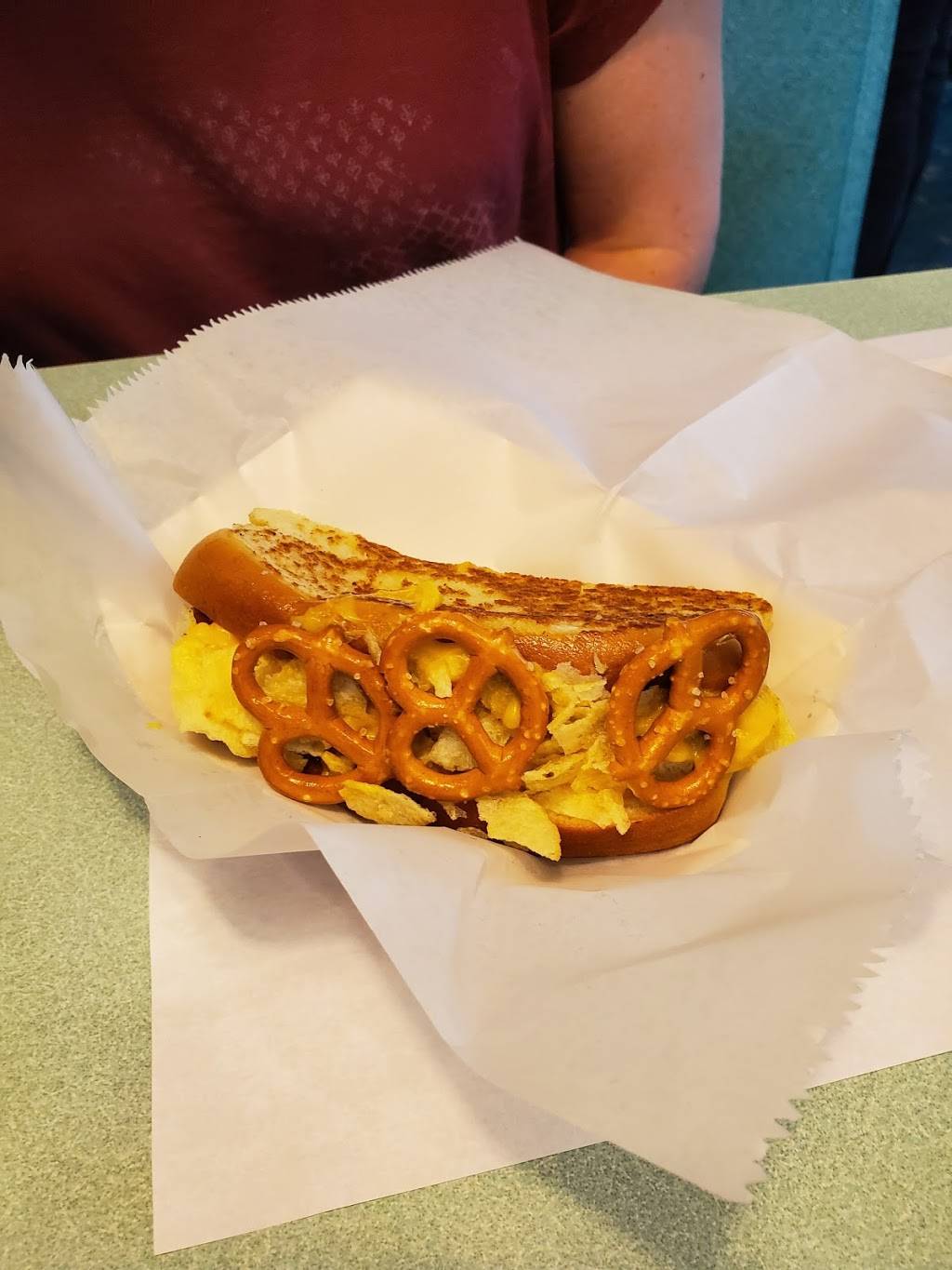 The Original Dans Dogs | restaurant | 5751 Smith Rd, Brook Park, OH 44142, USA | 2168989141 OR +1 216-898-9141