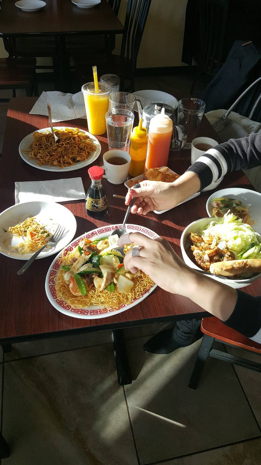 Li Hing Restaurant | restaurant | 5754 W Belmont Ave, Chicago, IL 60634, USA | 7732835838 OR +1 773-283-5838