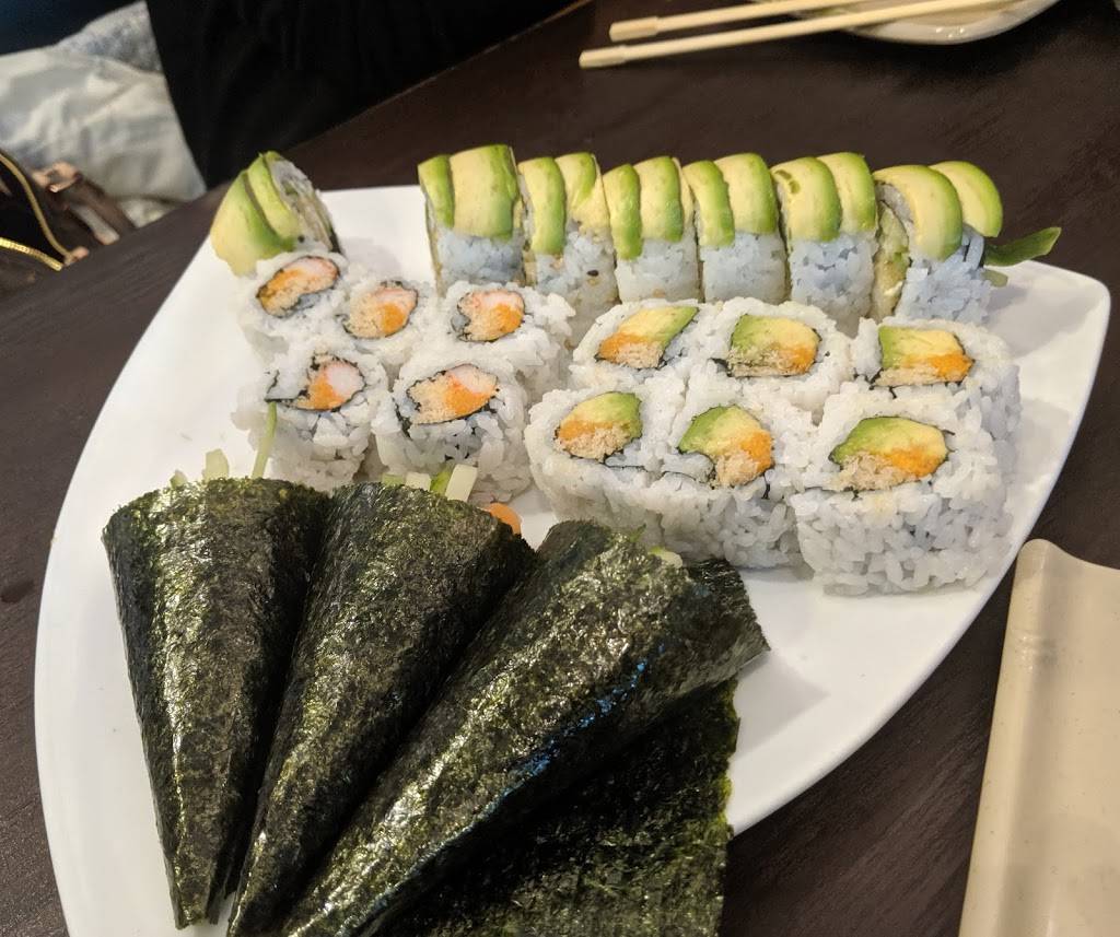 Mika Sushi | restaurant | 575 River Glen Blvd, Oakville, ON L6H 6X6, Canada | 9052571288 OR +1 905-257-1288