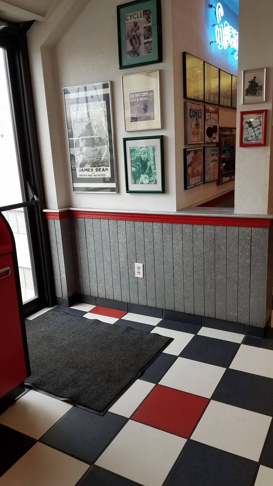 Spangles | restaurant | 2005 W Central Ave, El Dorado, KS 67042, USA | 3163213227 OR +1 316-321-3227