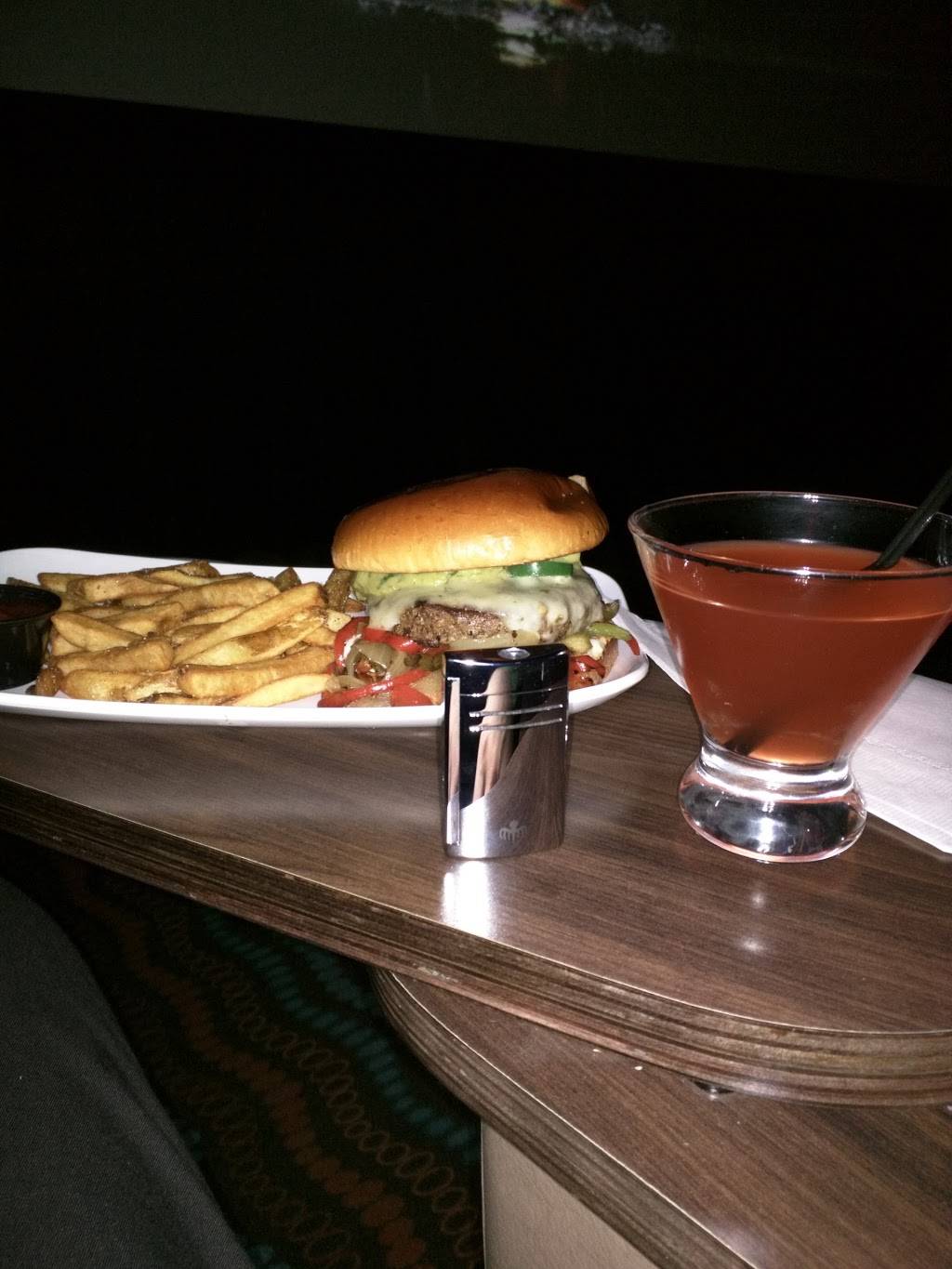 Ovation 10 Bloomington | restaurant | 415 Detroit Dr, Bloomington, IL 61704, USA | 3096612452 OR +1 309-661-2452