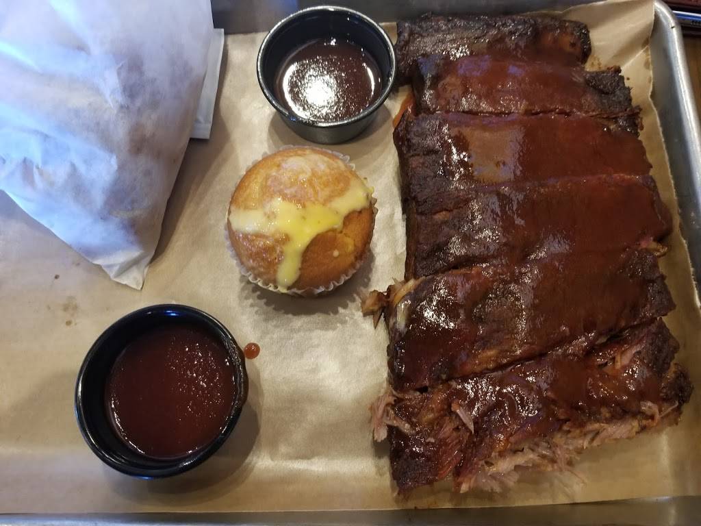 Dickeys Barbecue Pit | restaurant | 4960 Miller Trunk Hwy, Hermantown, MN 55811, USA | 2182602271 OR +1 218-260-2271